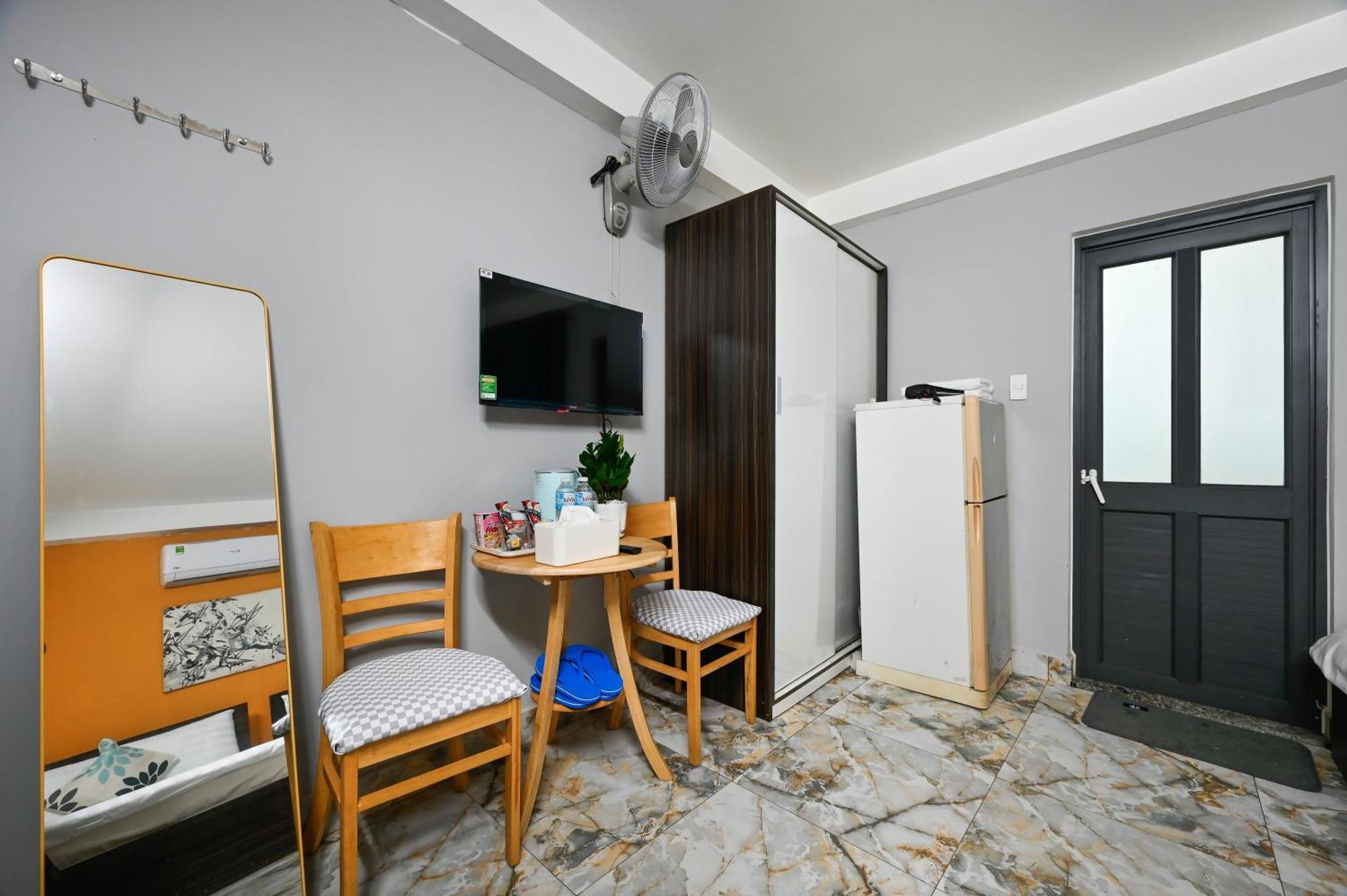Montana & Aparment Saigon Airport Khách sạn hẻo lánh