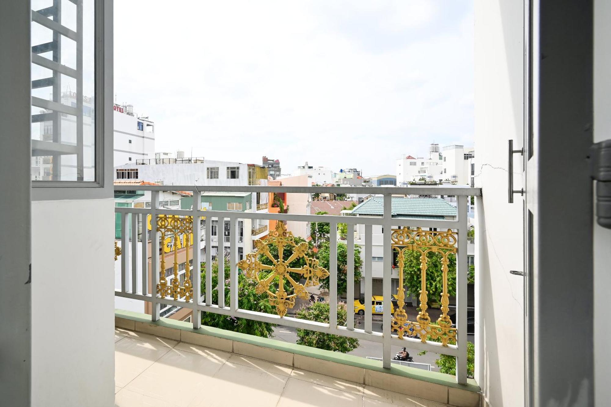 Montana & Aparment Saigon Airport * TP. Hồ Chí Minh