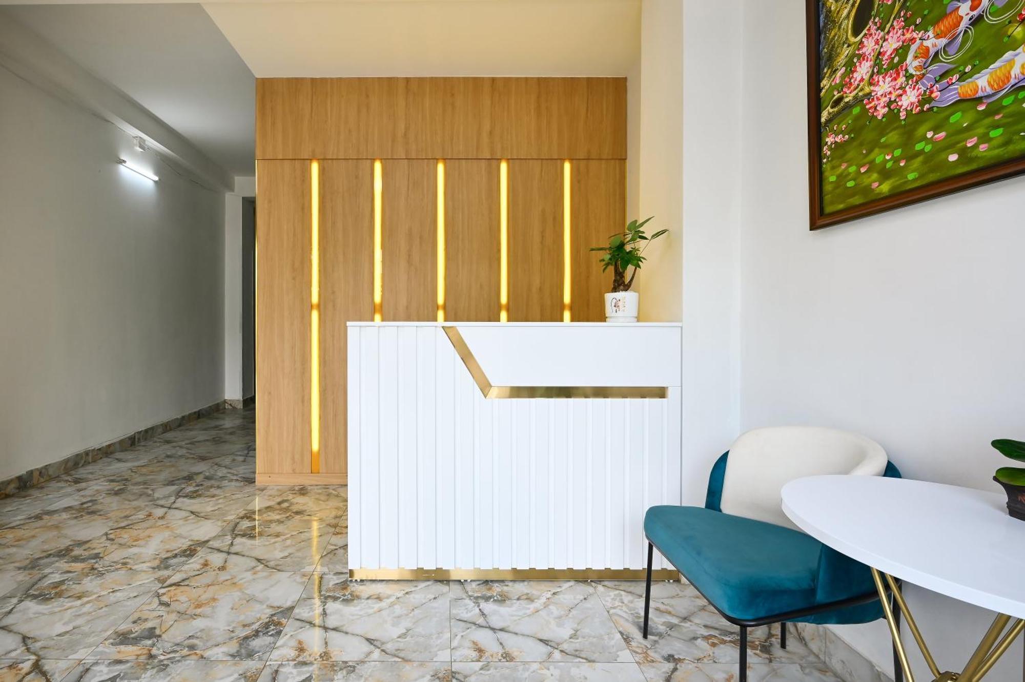 Khách sạn hẻo lánh Montana & Aparment Saigon Airport
