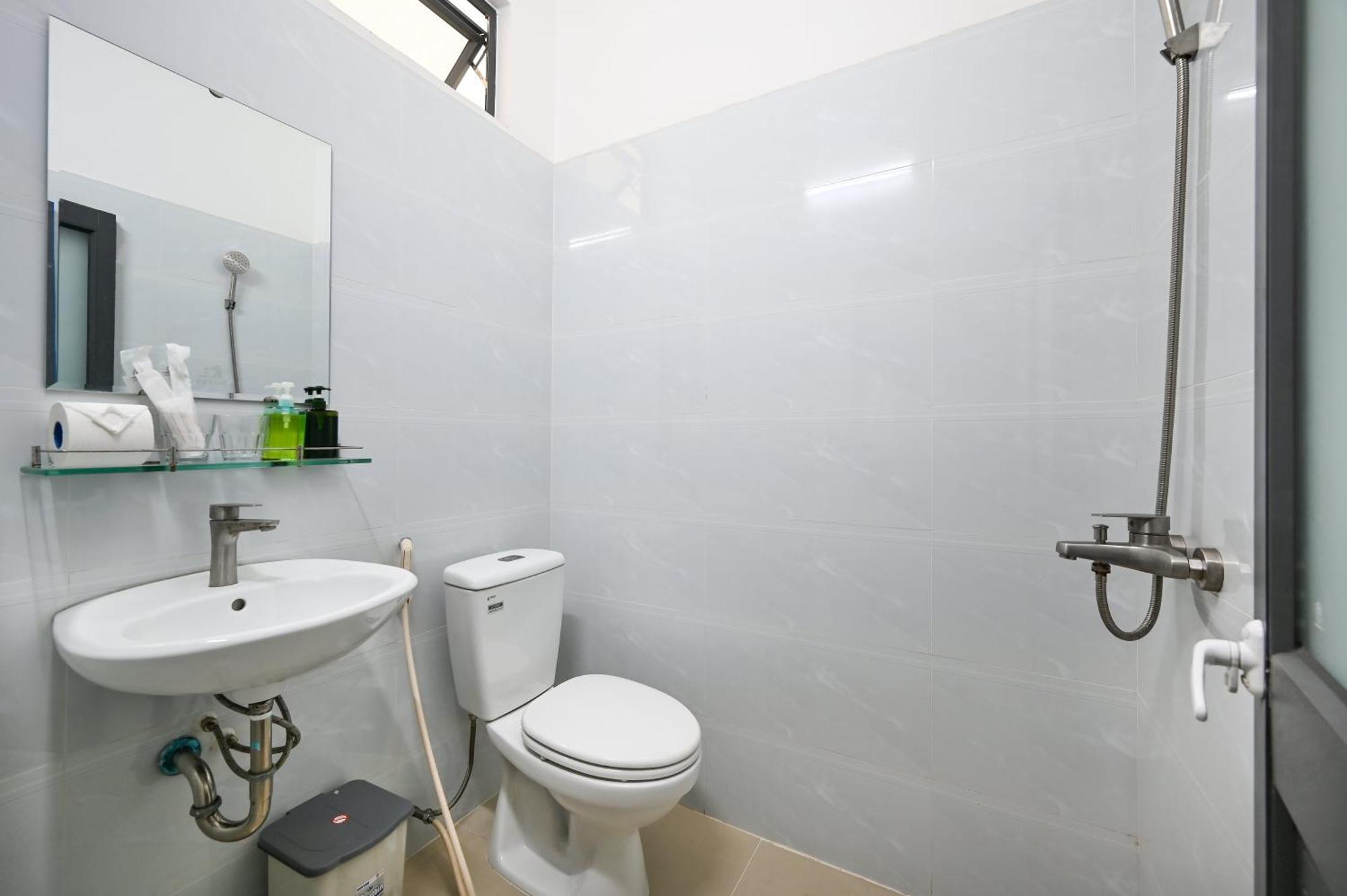 Montana & Aparment Saigon Airport * TP. Hồ Chí Minh