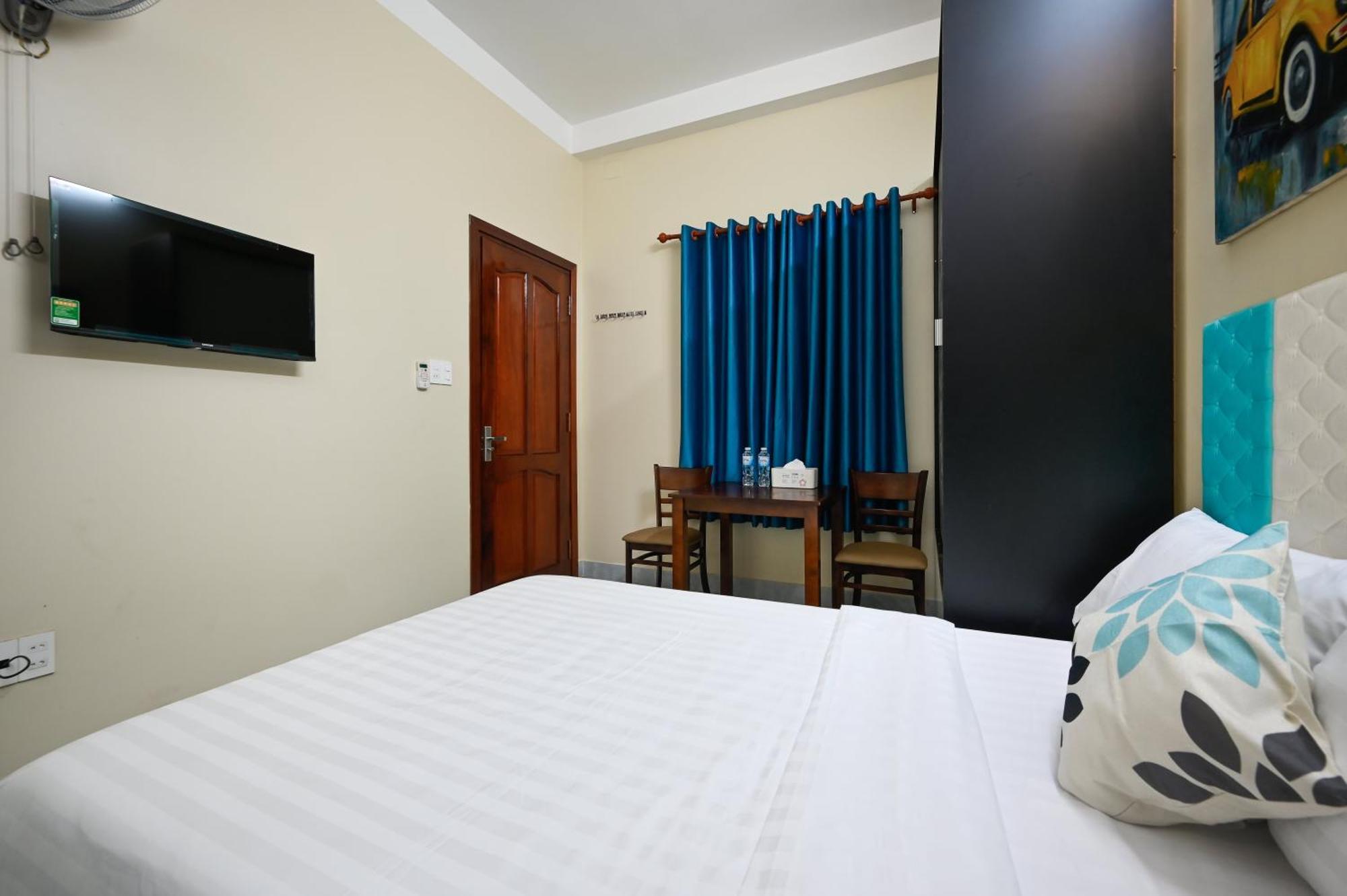 Montana & Aparment Saigon Airport Khách sạn hẻo lánh